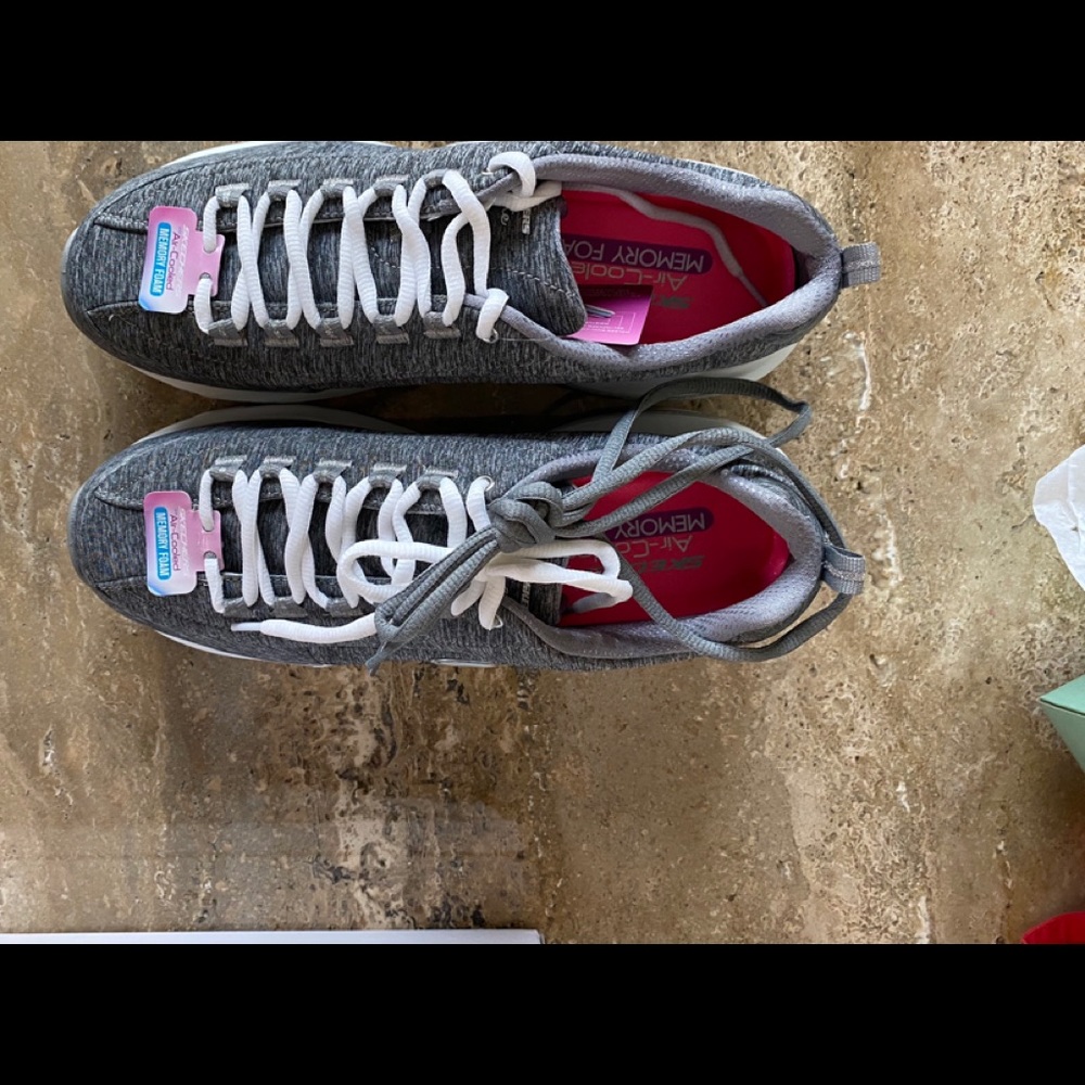 Skechers D’Lites Ultra tennis shoe size 10